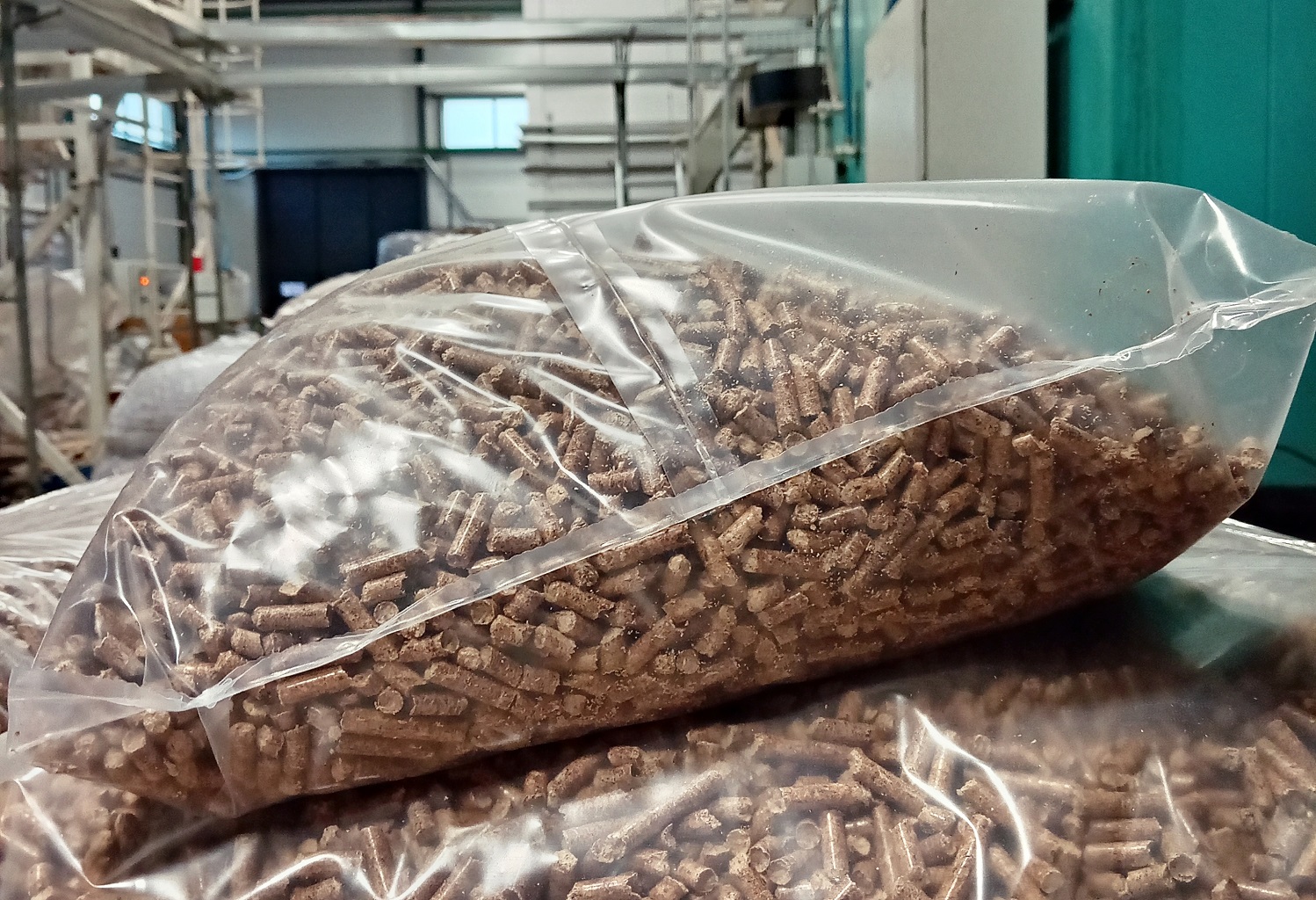 Пеллеты в упаковках от Березинсого лесхоза Пеллеты в упаковках от Березинсого лесхоза